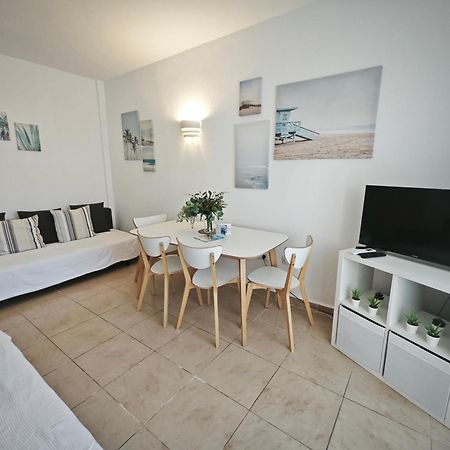 El Estudio De La Playa Benalbeach Vistas Al Mar เบนัลมาเดนา ภายนอก รูปภาพ