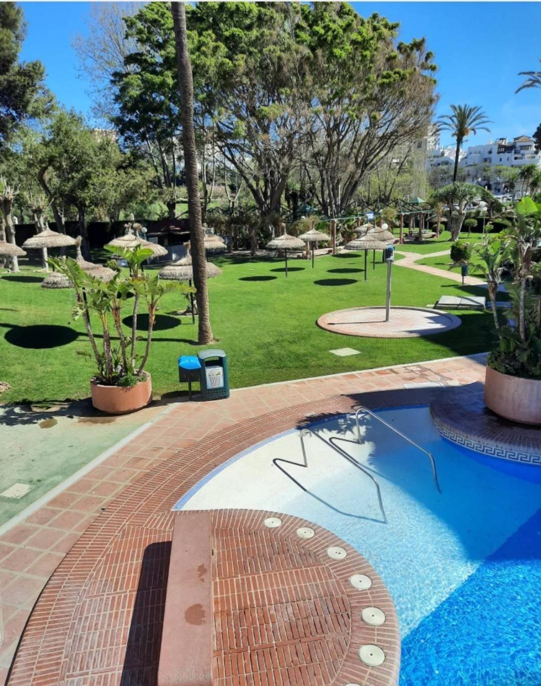 El Estudio De La Playa Benalbeach Vistas Al Mar เบนัลมาเดนา ภายนอก รูปภาพ