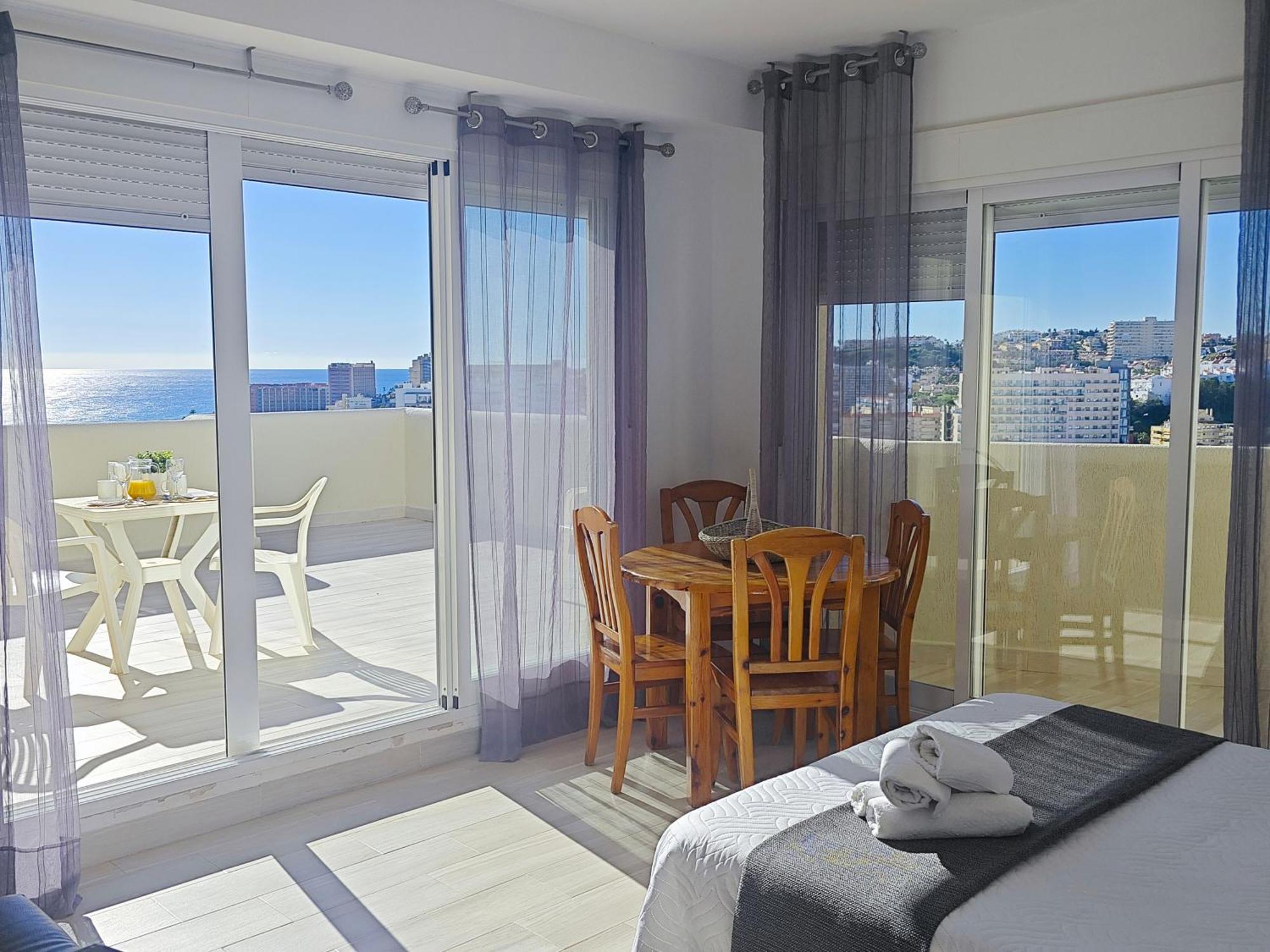El Estudio De La Playa Benalbeach Vistas Al Mar เบนัลมาเดนา ภายนอก รูปภาพ