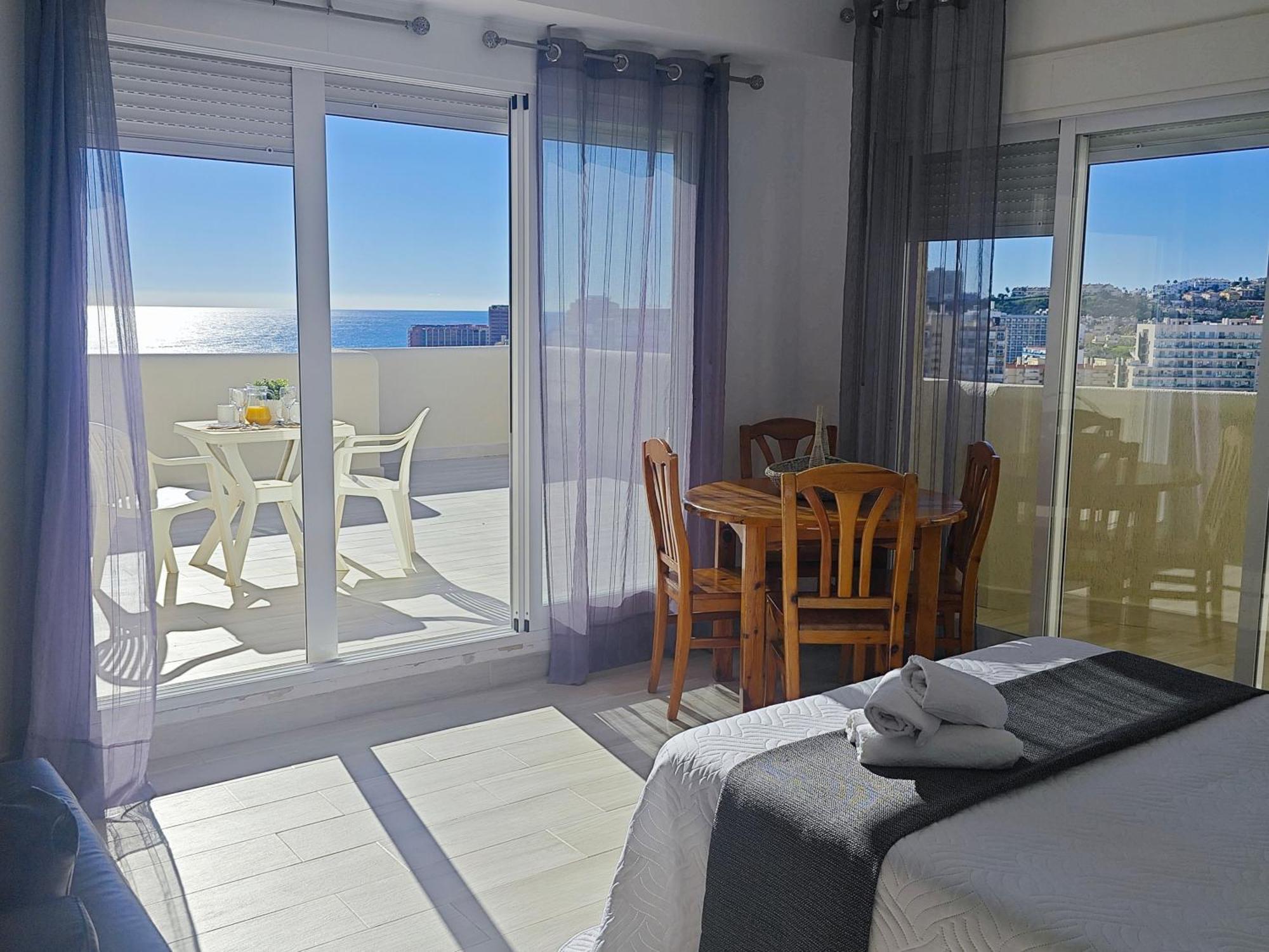 El Estudio De La Playa Benalbeach Vistas Al Mar เบนัลมาเดนา ภายนอก รูปภาพ
